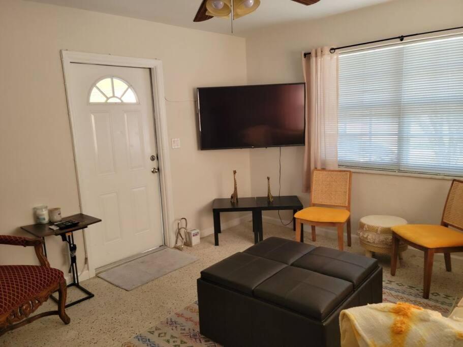 Cozy 1 Bedroom In Downtown 델레이비치 외부 사진